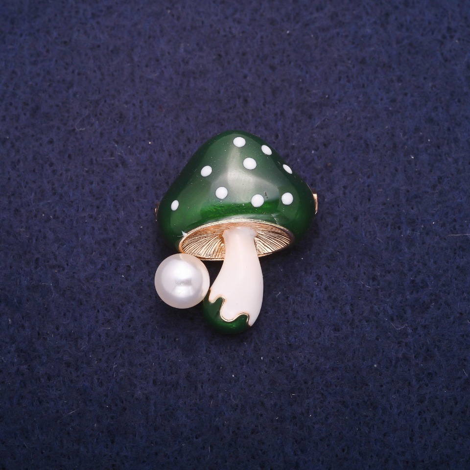 Brooch 'Mushroom' Green with Gold