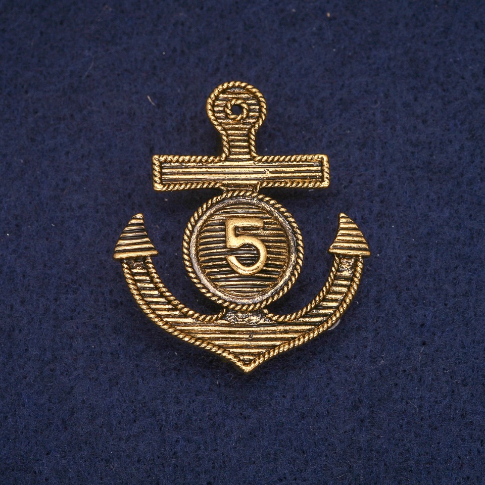 Anchor Brooch in Old Gold Color 32×37mm