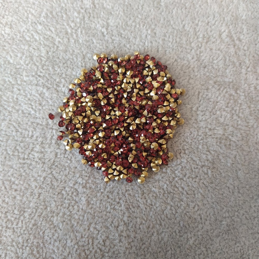 Brown Rhinestones, 3.5 mm diameter (±), 4 g packaging (±)