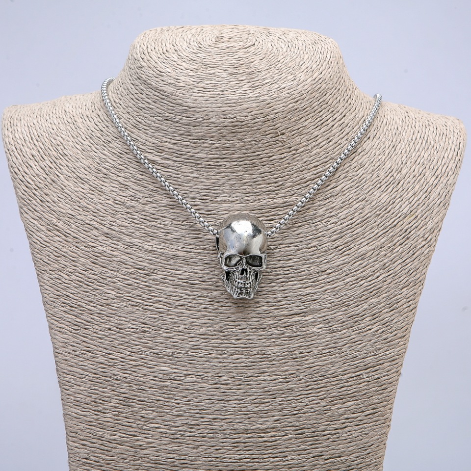 Skull Pendant 28×17 mm on Chain, 65 cm, Silver