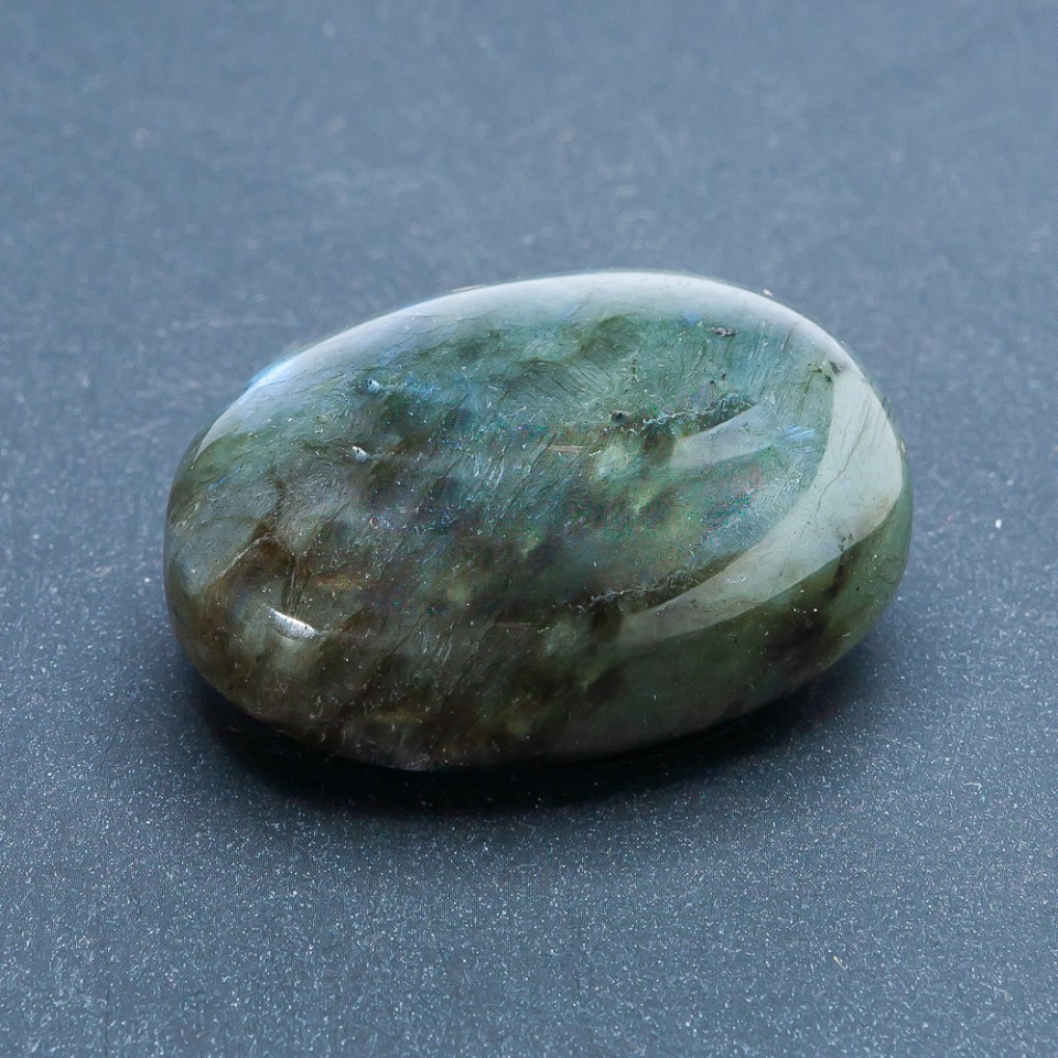 Labradorite Natural Stone Souvenir (price per 100 grams)