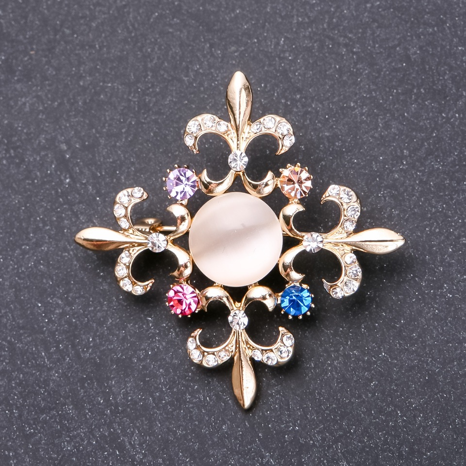 Brooch Order of Beauty 50x50mm Yellow Metal