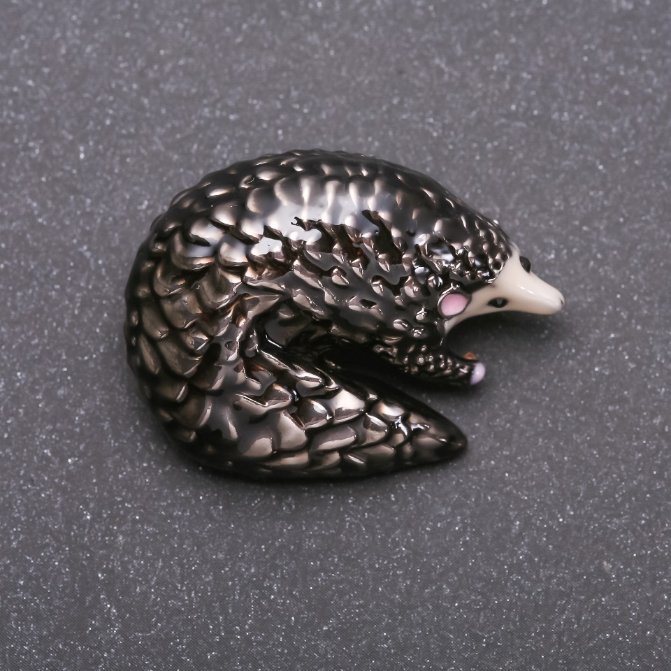 Brooch Hedgehog silver-toned metal and enamel 38x29mm +