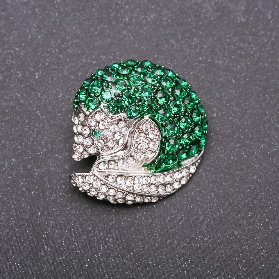 Nosukha Brooch in Green and White Rhinestones on White Metal 33x35 mm
