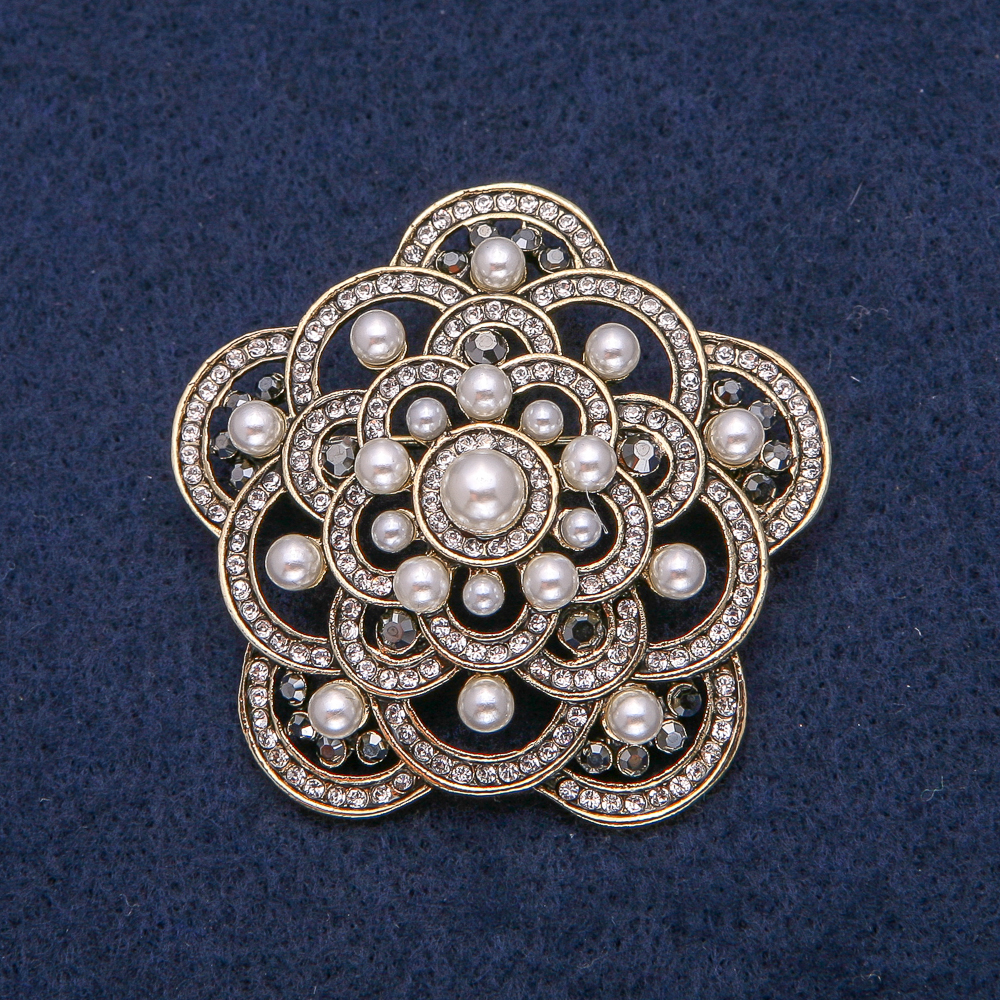 Brooch with white beads and dark rhinestones, golden metal 47x47mm