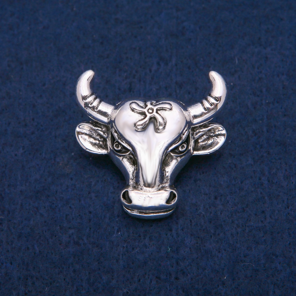 Bull Head Brooch in Silver Metal 34x35mm
