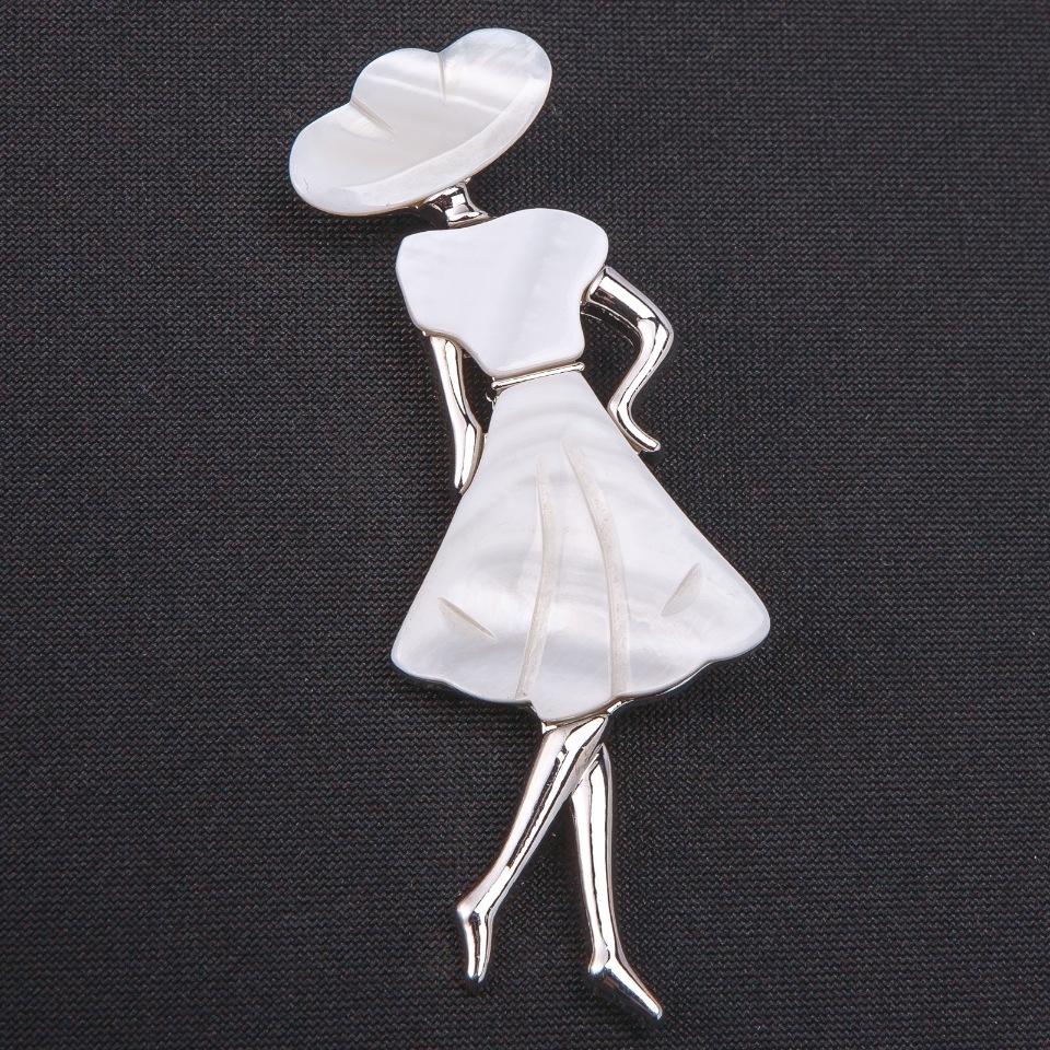 Brooch Pendant Madam Mother-of-Pearl 85x30mm
