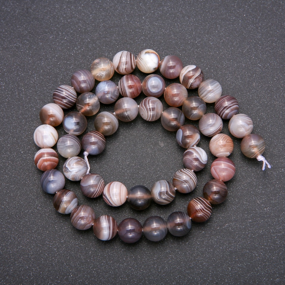 Botswana agate beads, natural stone, smooth round beads, 8 mm diameter ±, 38 cm length ± on thread