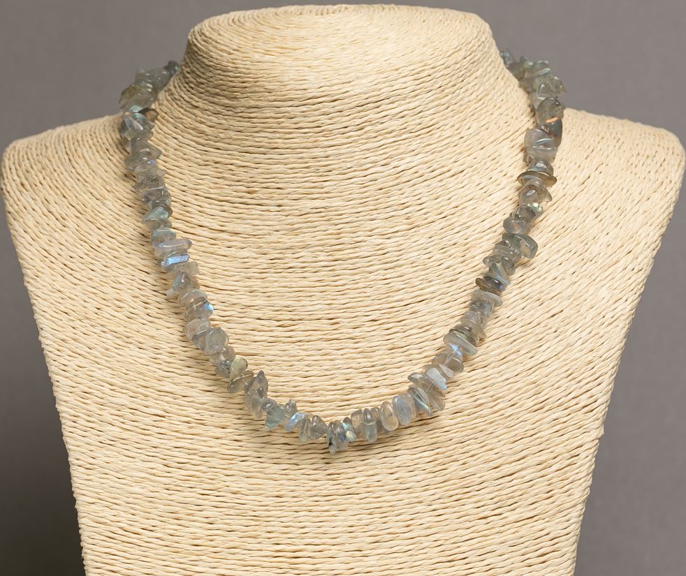 Necklace of natural Labradorite chips, diameter 7-10×2-5 mm, length 47-49 cm +