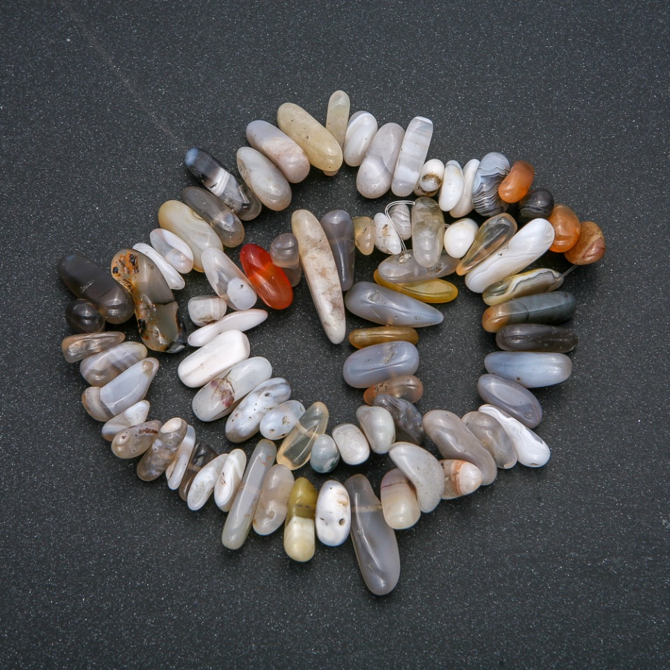 Botswana agate chip 'Needle' strand, diameter 20x7mm, length 41cm +