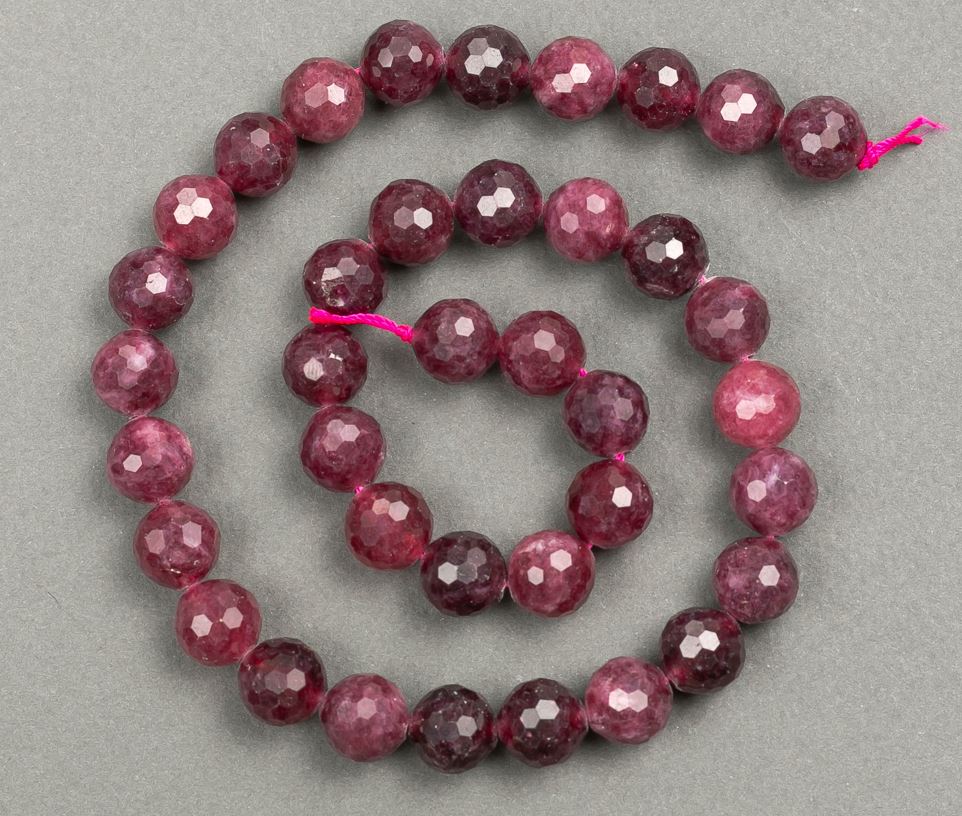 Faceted round tourmaline beads, 10 mm diameter + -, length 38 cm +