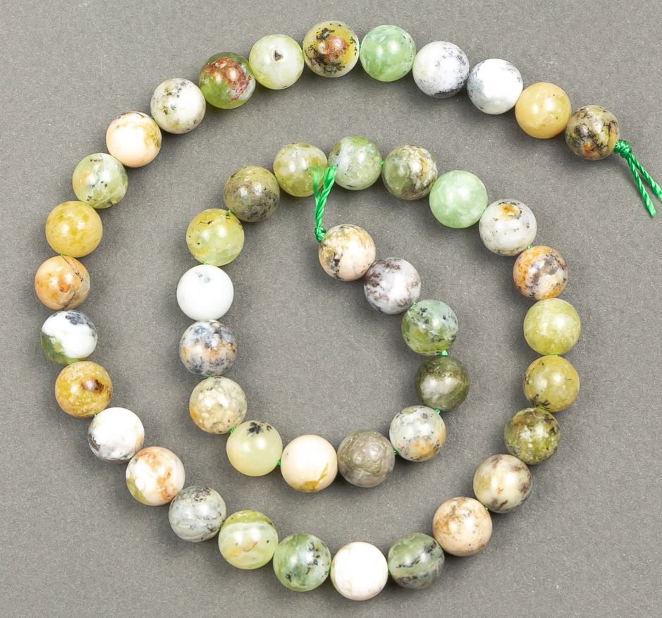 Natural Green Opal Stone on a Thread, diameter 10mm, length 39cm +