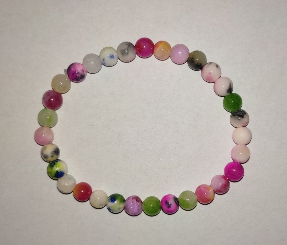 Bracelet with dyed quartz assorted beads (artificial), 6mm diameter, 18 cm length
