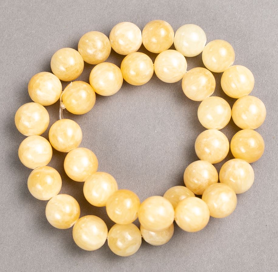 Pearlized acrylic beads on a thread, smooth round beads, 12.5 mm diameter, 40 cm length