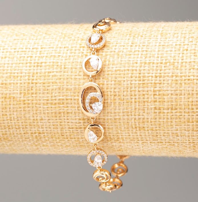 Xuping Bracelet 18K Gold Plating, 19 cm Length, 7-9 mm Thickness, with White Crystals