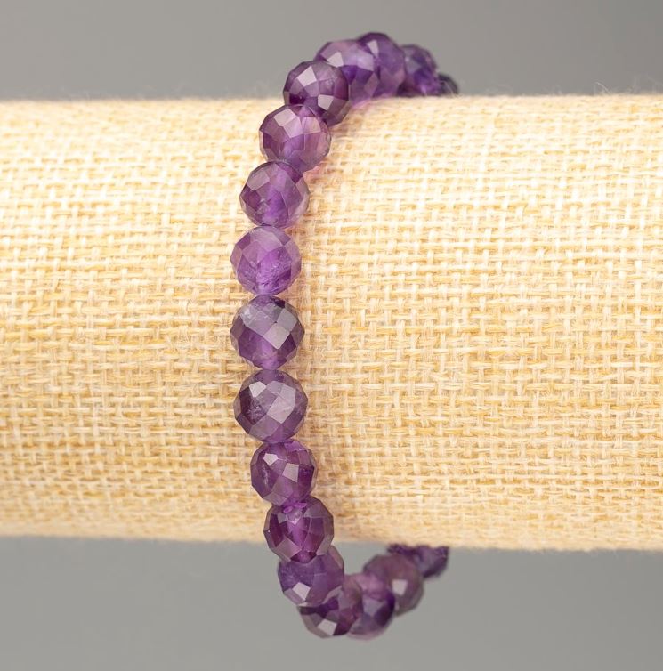 Bracelet with natural amethyst — faceted bead, 8 mm diameter, 18 cm length on an elastic band