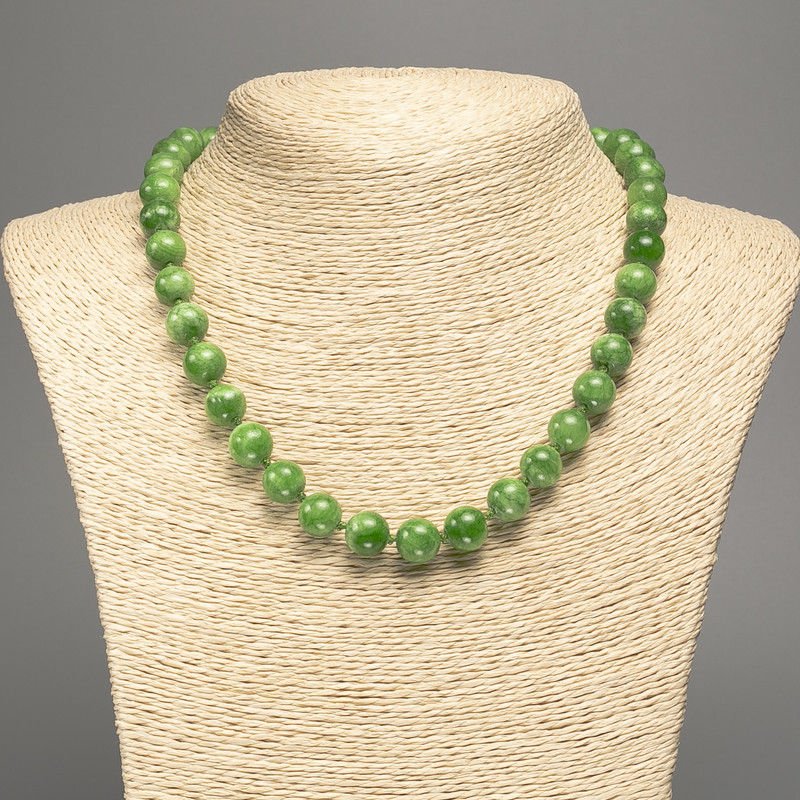 Green Jadeite Necklace with Smooth Round Beads, 10 mm Diameter, 50 cm Length, Made from White Nephrite Stone (synthetically dyed)