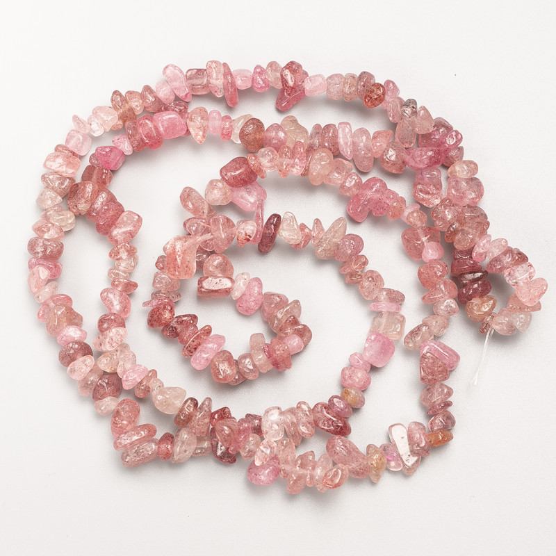 Strawberry Quartz Beads, Natural Stone Chips on Thread, Diameter 8×3 mm, Length 82 cm