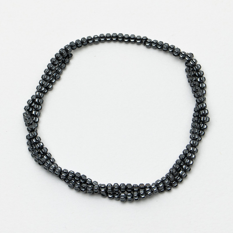 Hematite Beads 'Flower', diameter 4x3 mm ±, length 41 cm ± on thread