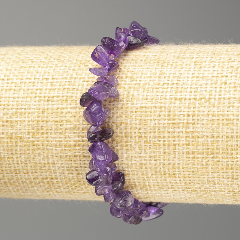 Bracelet with natural amethyst chips, diameter 10×5 mm, length 18 cm (stretch)
