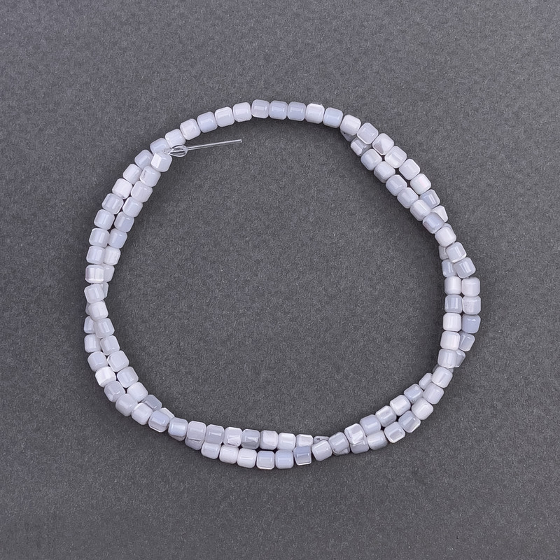 Gray mother-of-pearl cylindrical beads, diameter 3.5 x 3.5 mm, length 40 cm on thread