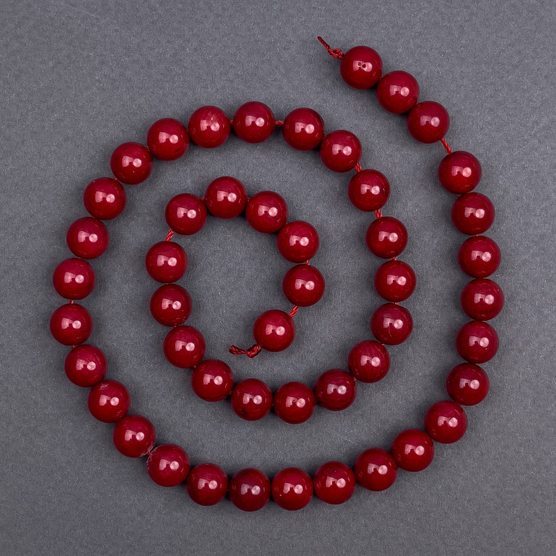 Natural coral smooth bead, 9 mm diameter, 40 cm length on thread