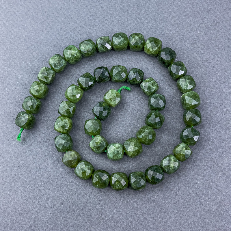 Jadeite Beads, natural stone, faceted cube, on a thread, diameter 9×9 mm, length 38 cm ±