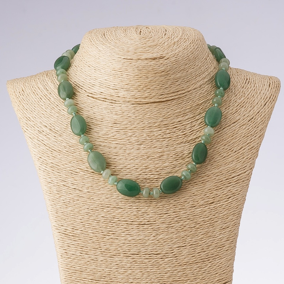 Necklace made of natural nephrite jade, oval and disc beads, length 45 cm, bead diameters 13×18 mm and 8 mm