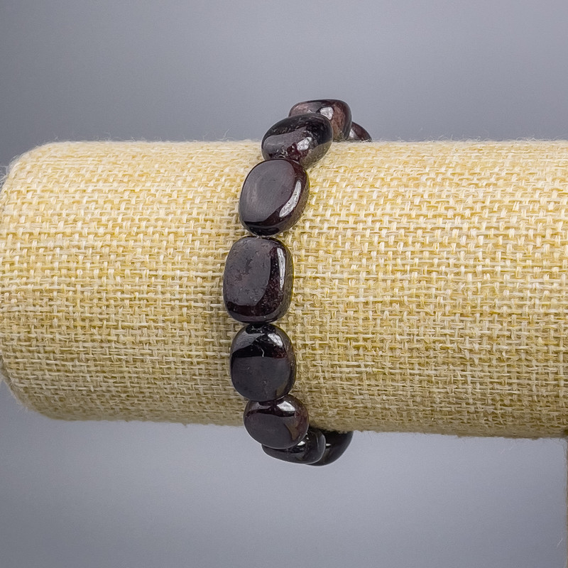 Garnet Stone Bracelet, Faceted Beads, 11×15 mm Diameter, 18 cm Length, Elastic