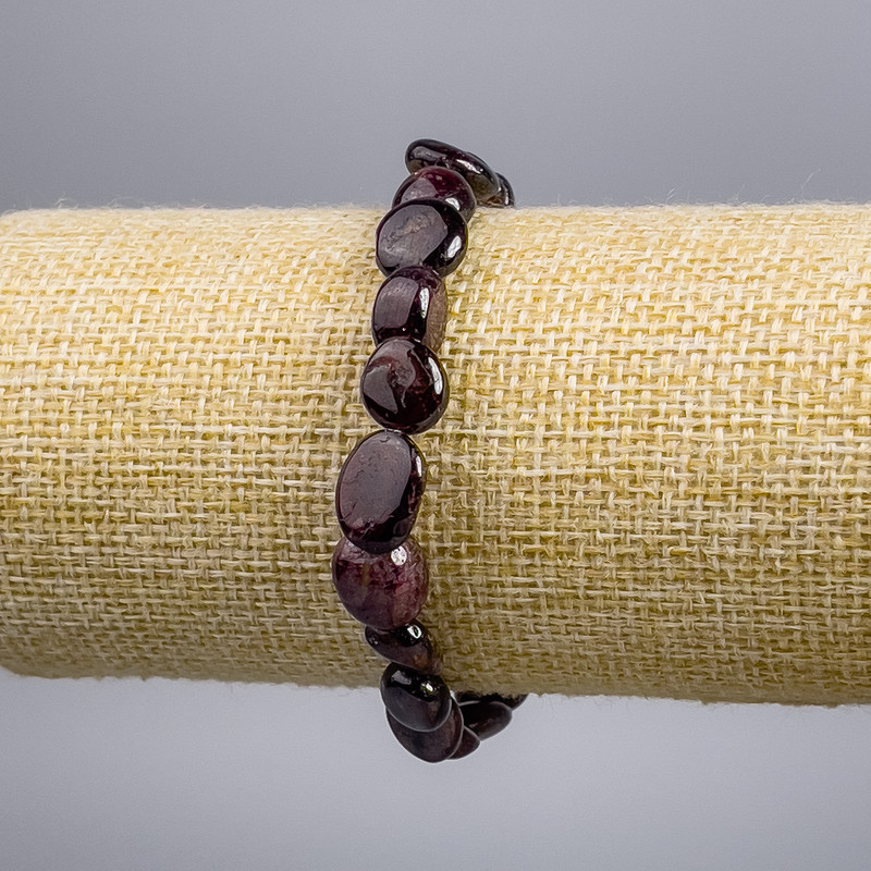 Faceted Garnet Bead Bracelet, 9×10 mm, 18 cm length, stretch