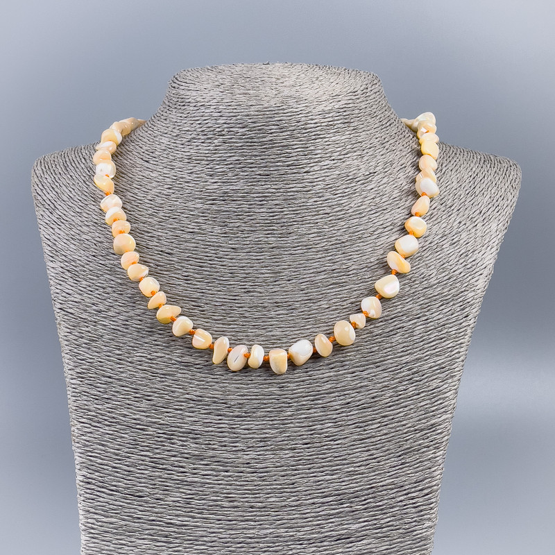 Necklace of natural mother-of-pearl (toned) carrot crumb, 8 mm diameter, 50 cm length
