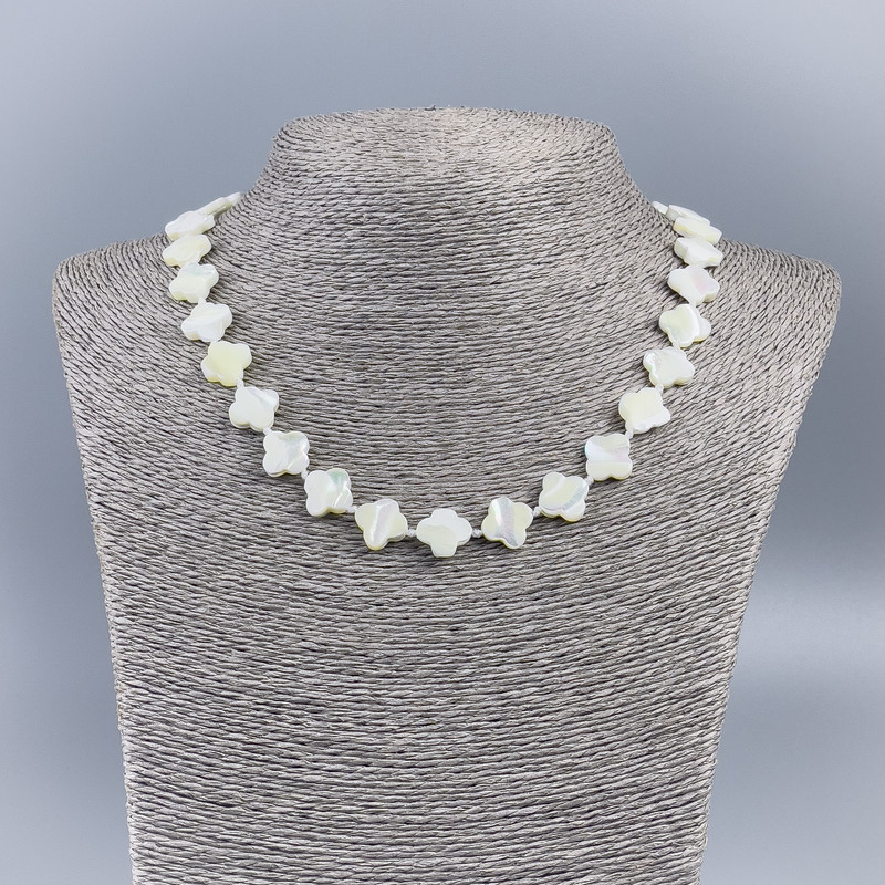 Necklace of natural white mother-of-pearl, clover shape, diameter 11×13×3 mm+-, length 50 cm+-
