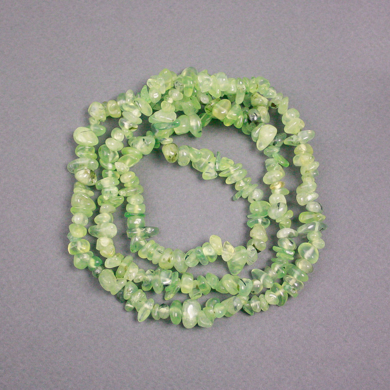 Prehnite chips beads on thread, 8x6x4 mm, length 76 cm