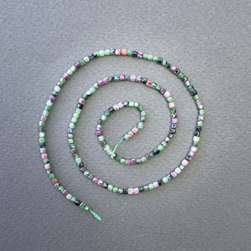 Beads on thread Zoisite, natural stone cube, diameter 2-3 mm, length 39 cm