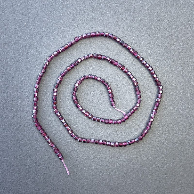 Tourmaline cube beads on thread, natural stone, 2.5×2.5 mm, length 39 cm+