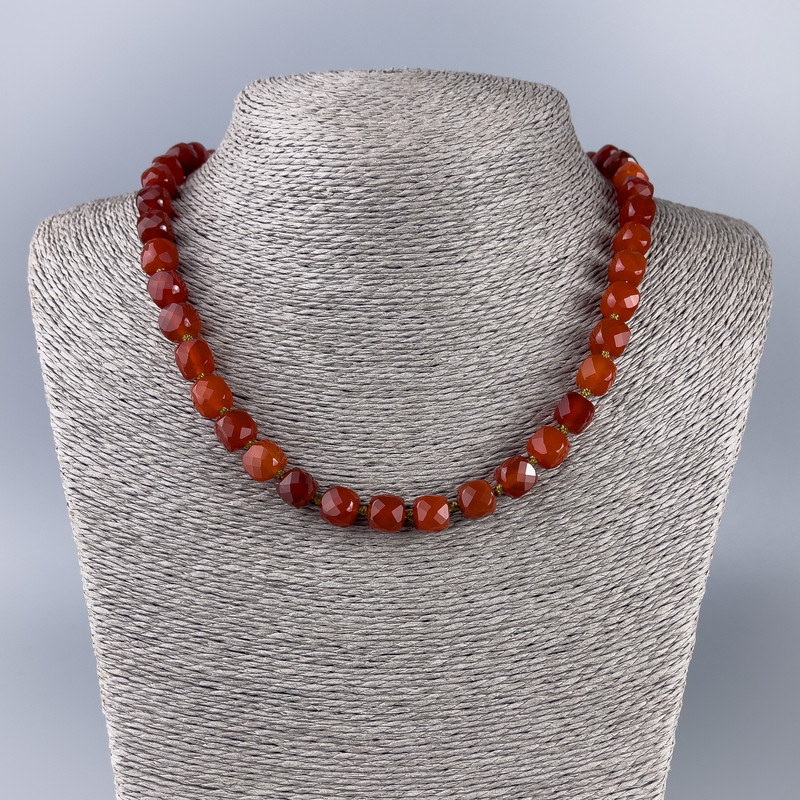 Carnelian necklace with natural stone, faceted cube beads, diameter 9x9 mm, length 50 cm