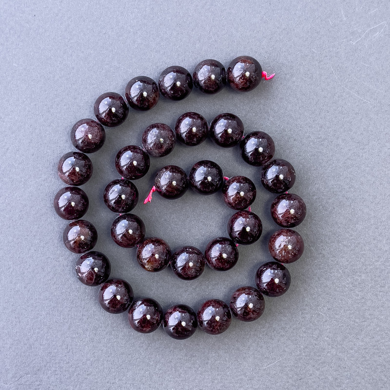Garnet beads natural stone smooth ball, diameter 10mm+-, length 39cm+-