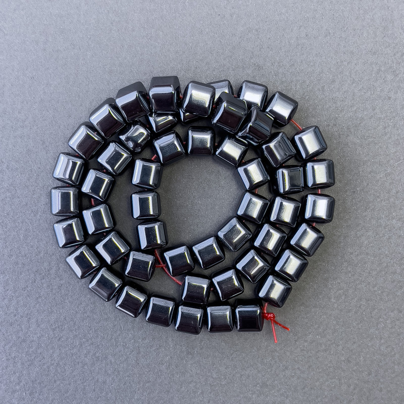 Cube-shaped hematite beads on thread, diameter 8mm+-, length 40cm+-