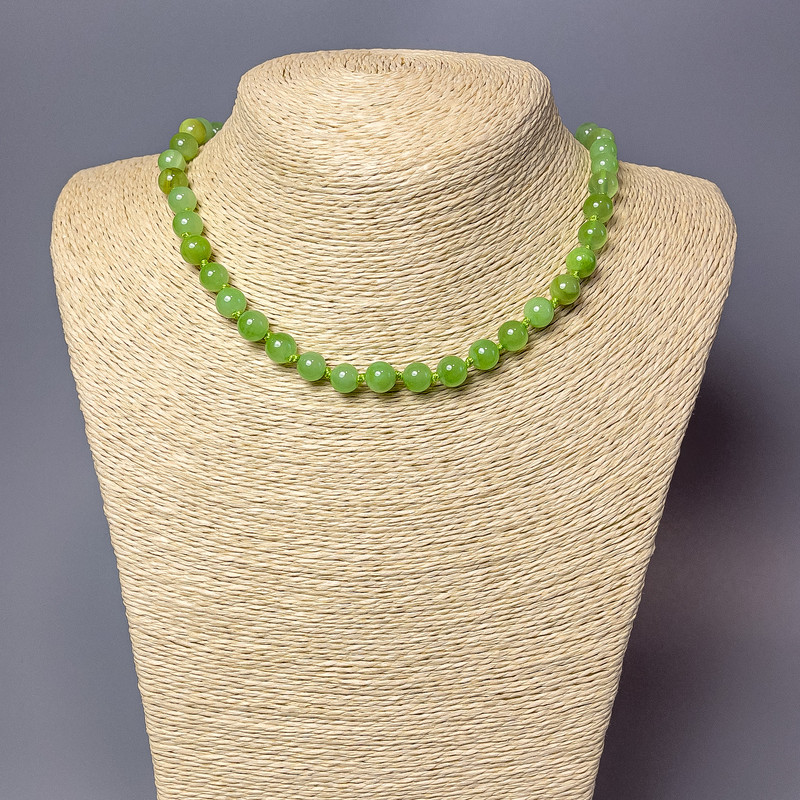 Onyx necklace (pressed) smooth beads, 8.5 mm diameter, length 47 cm