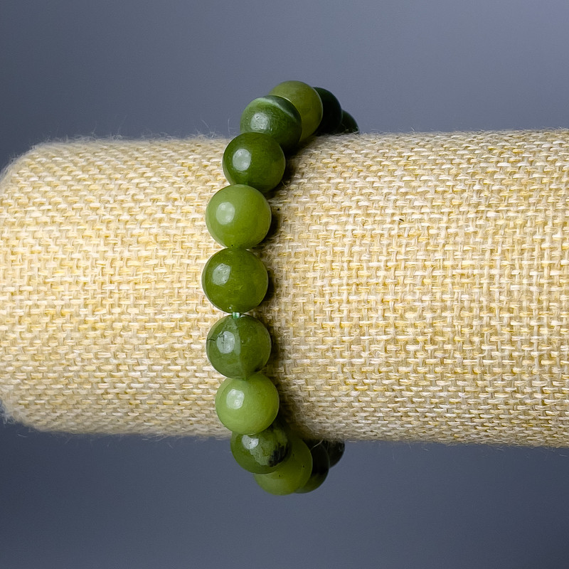 Jadeite Bracelet, Canadian natural stone, smooth beads, 10 mm diameter, 18 cm length (stretch)