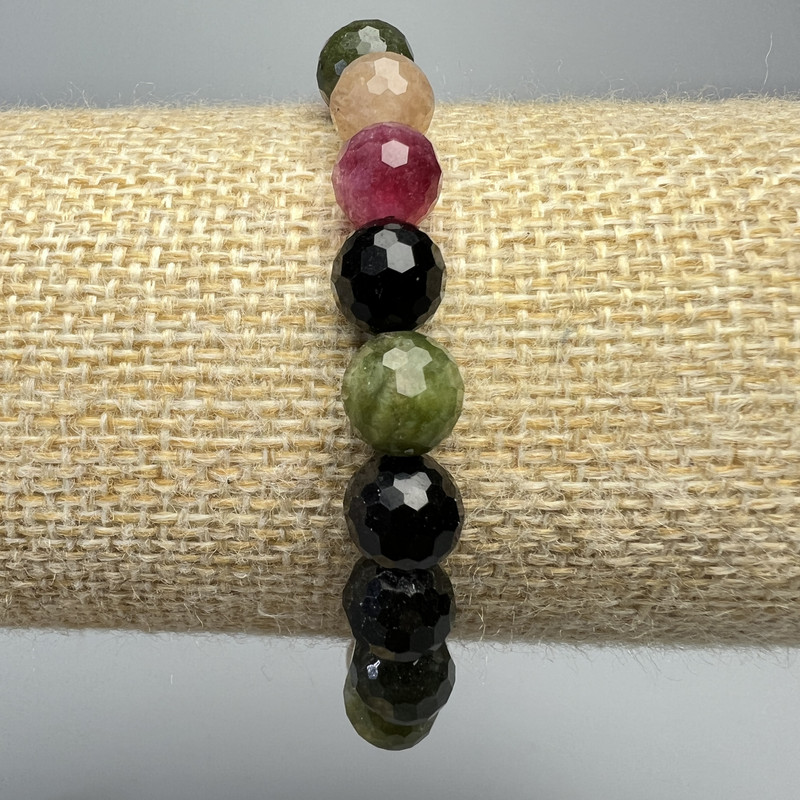 Natural tourmaline bracelet with a faceted bead, 8 mm diameter, 18 cm length ± (stretch)