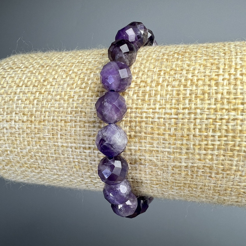 Amethyst bracelet, natural stone, faceted bead, 8 mm diameter, 18 cm length (stretch)