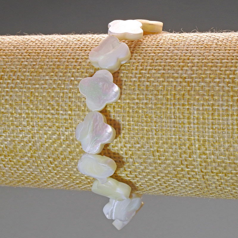 Mother-of-Pearl Shamrock Bracelet, 12x3 mm diameter, 18 cm length (stretch)